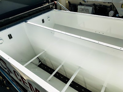 A look from above of the Cemen Tech C60’s segmented body.