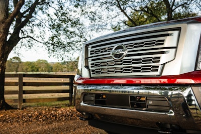 Titan XD Platinum Reserve models feature a number of premium touches on the exterior, including Platinum Reserve badging, dark painted and machined clad wheels, satin chrome grille, tailgate and fog lamp finisher, and two-tone paint.