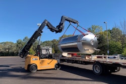 Landoll PT40 Tanl lift with jib