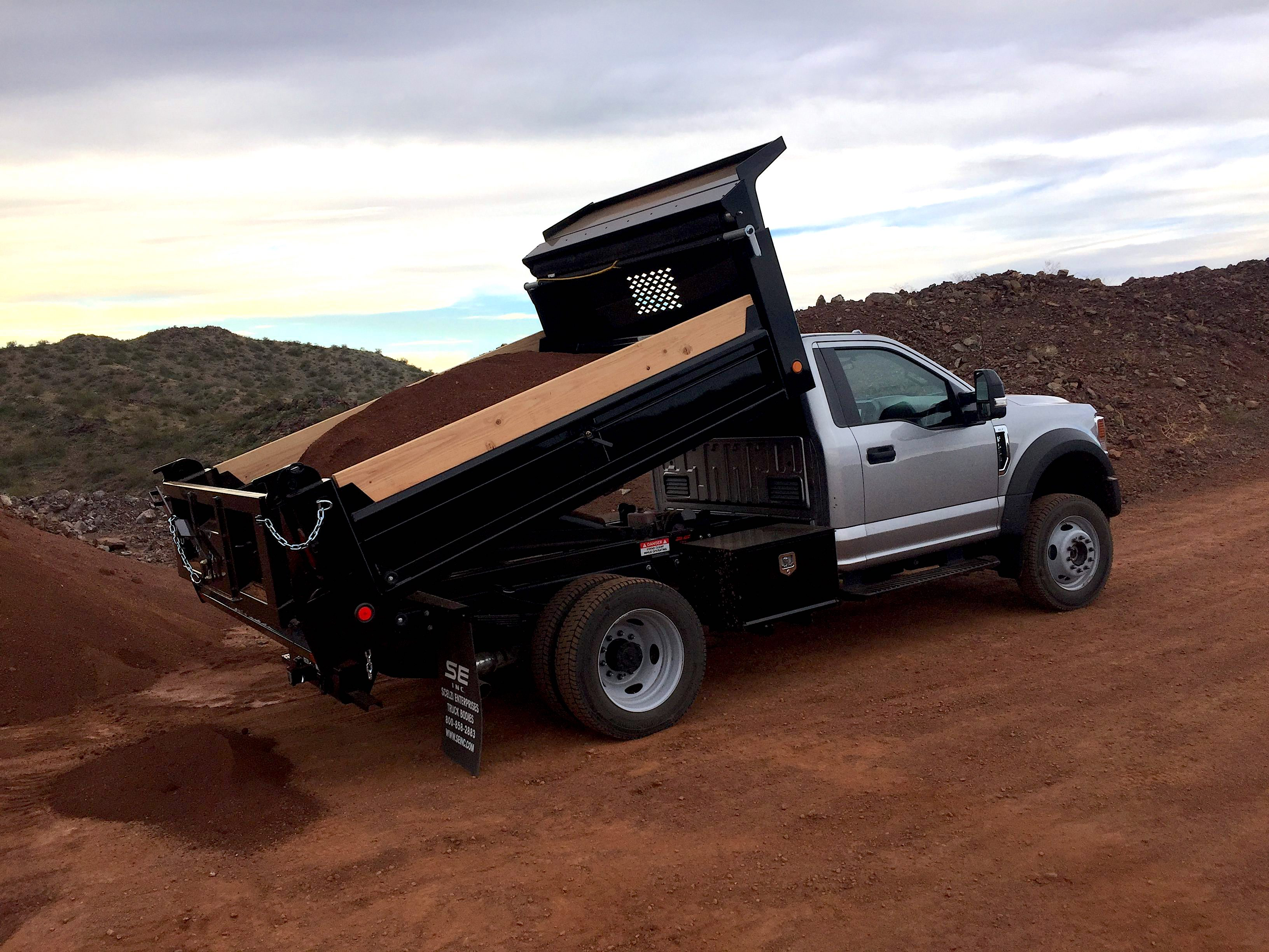 2020-Ford-F-450-dump-truck-e1580316365729