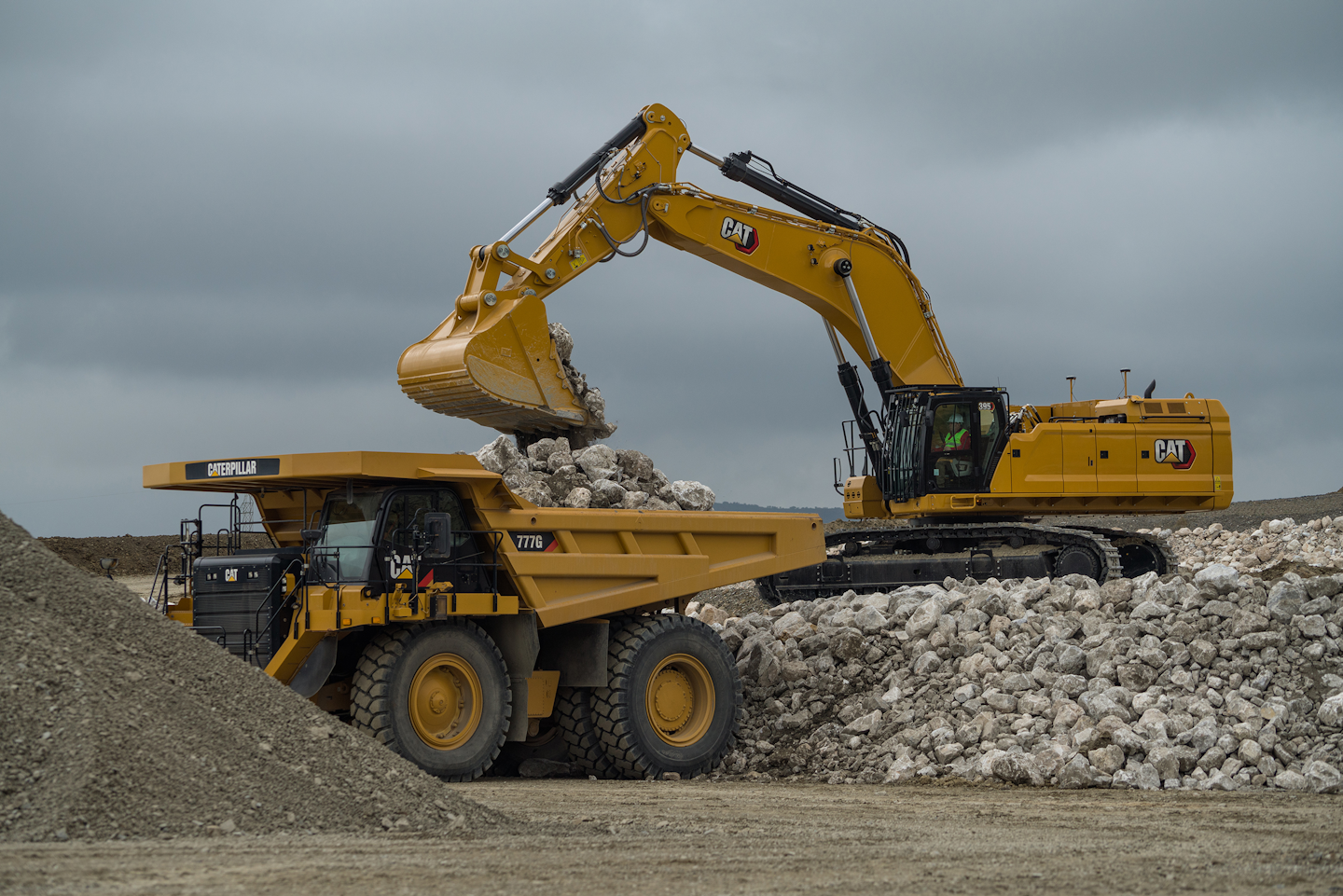 Cat Unveils New 395 Excavator: Bigger, Stronger, Faster 390f 