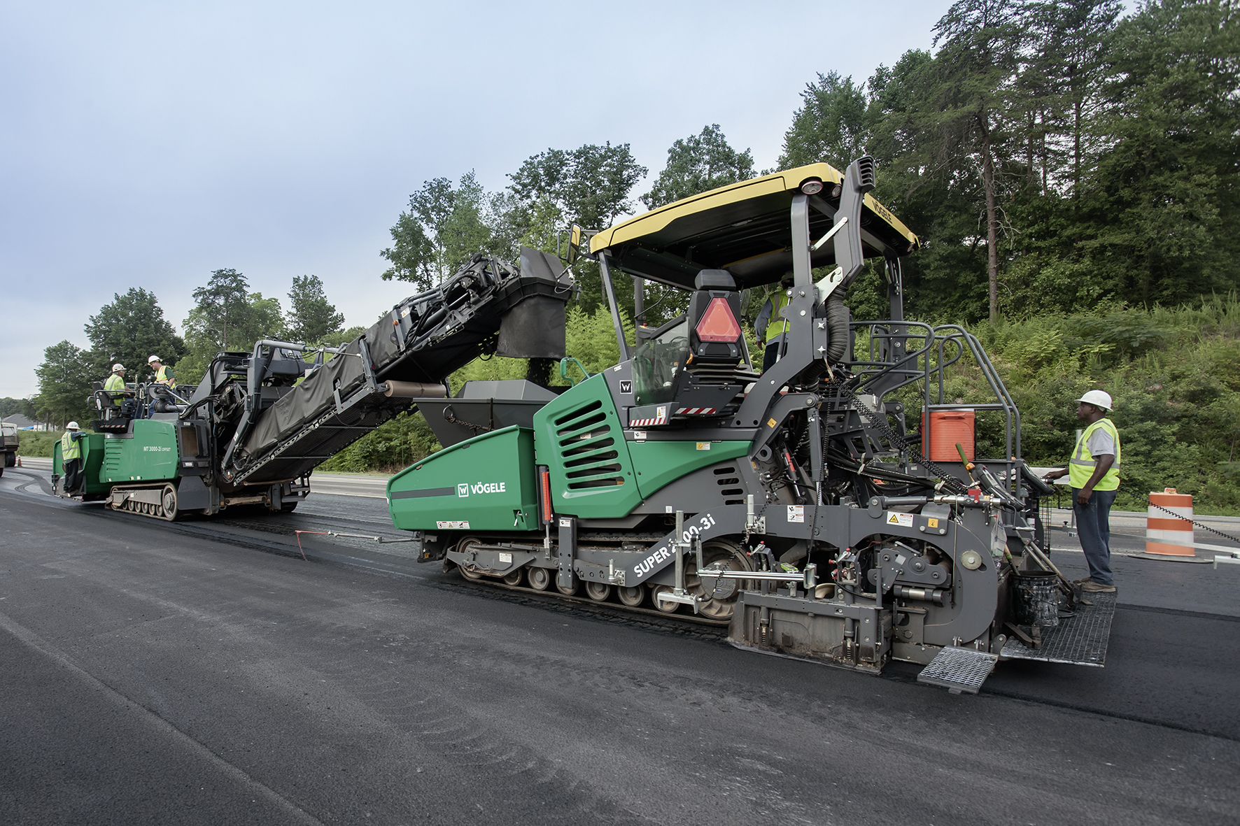 Vogele Super 2000-3i tracked paver