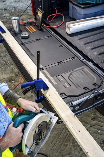 New clamp pockets are built in to the tailgate of every truck, so customers can hold materials down for precision work. An available flat Tailgate Work Surface also includes integrated rulers, a mobile device holder, cupholder and pencil holder.