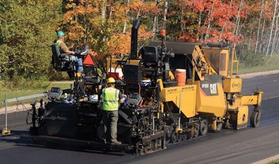 Caterpillar AP1055F asphalt paver