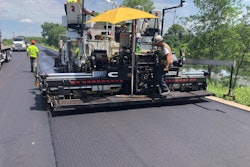 Oxclaw screed plate paving