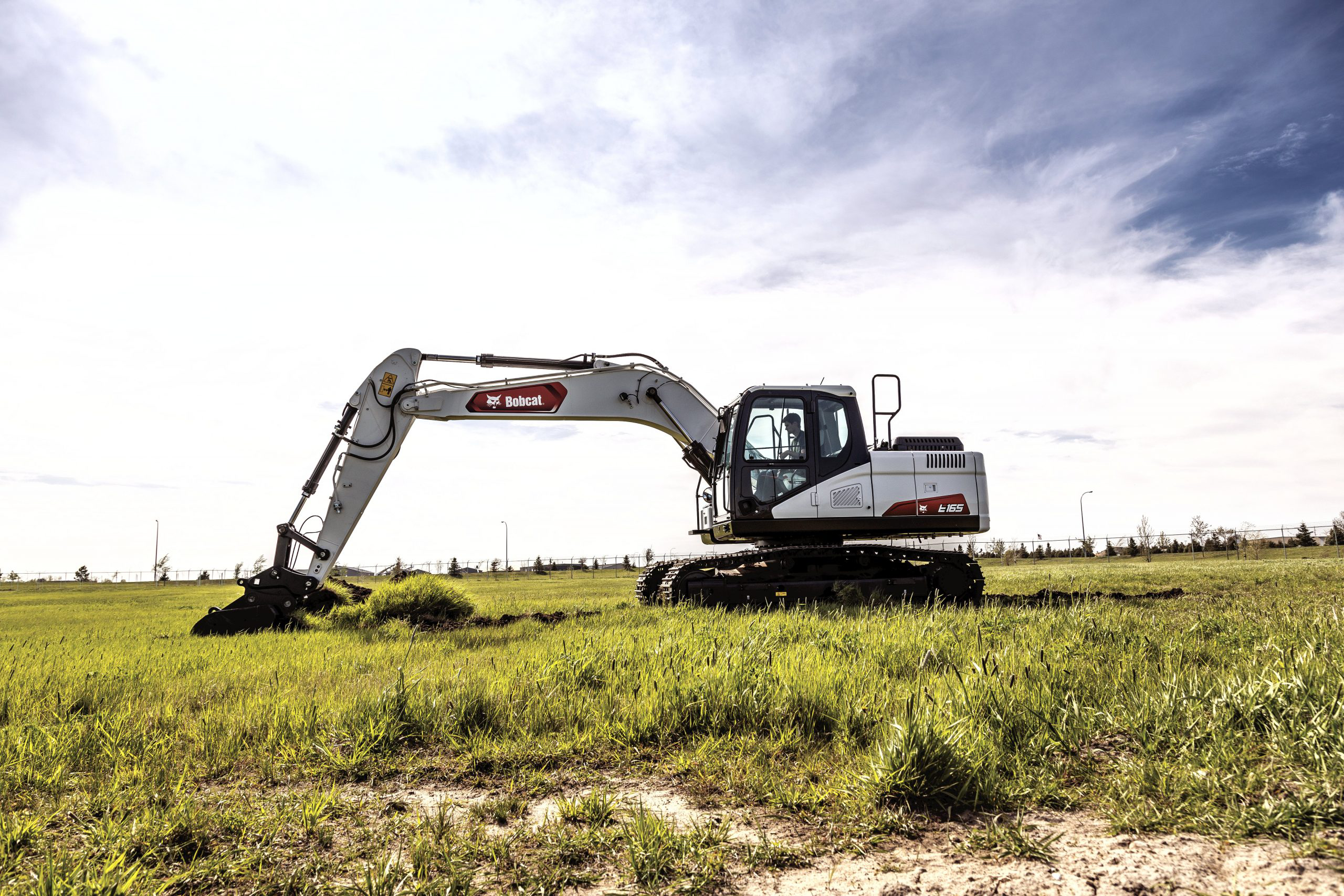 New 17. Bobcat экскаватор большой. Самый большой Бобкэт. Трактор Бобкэт самый большой. Бобкэт 17.