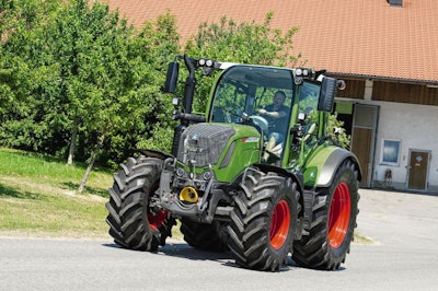 The Fendt 300 series Vario tractors will be available in the North American market in early 2022.