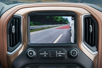 2021 Chevrolet Silverado trailer length indicator