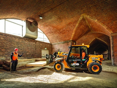 JCB’s first fully electric telehandler, the 505-20E.