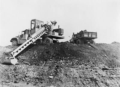 Gradall manufactured the M-2400 in 1946. Source: Gradall