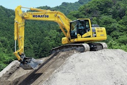 Komatsu PC210LCi