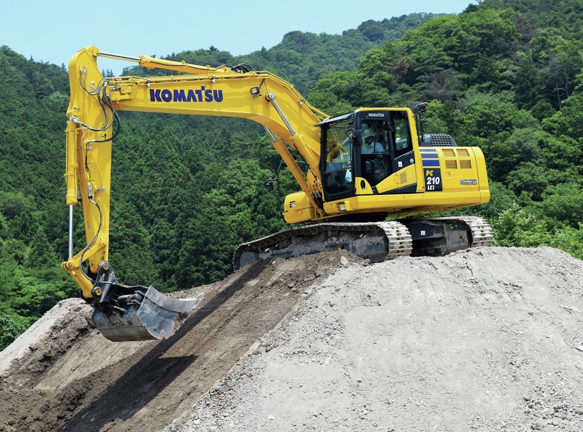 Komatsu PC210LCi-11 the First Excavator With Intelligent Machine