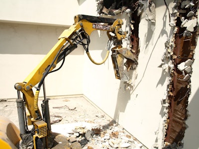 Brokk G50 Grapple Attachment