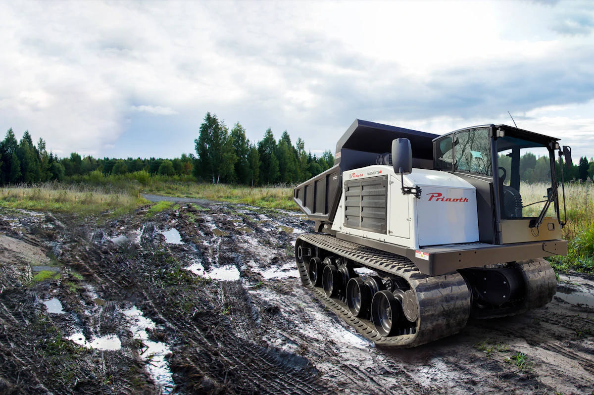 Prinoth's new Panther T14R rotating crawler carrier - Vimarsana News