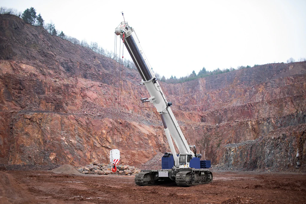 Tadano GTC-2000 crawler crane features telescopic boom | Equipment Tadano GTC-2000 crawler crane features telescopic boom | Equipment
