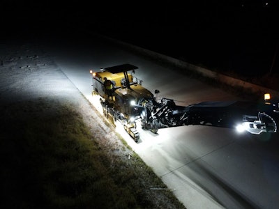 Caterpillar cold planer night work