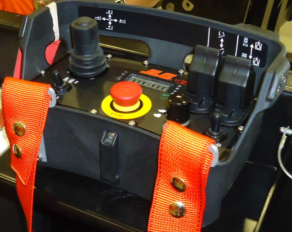 Compact Telehandler Remote Controll JLG telehandler booms can now be controlled remotely | Equipment World