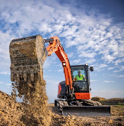 Kubota KX0575 Compact-Excavator with bucket