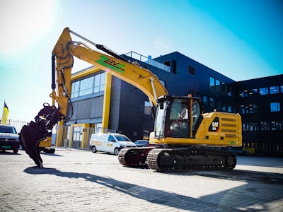 Electric excavator