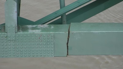 Cracked beam found on DeSoto Bridge