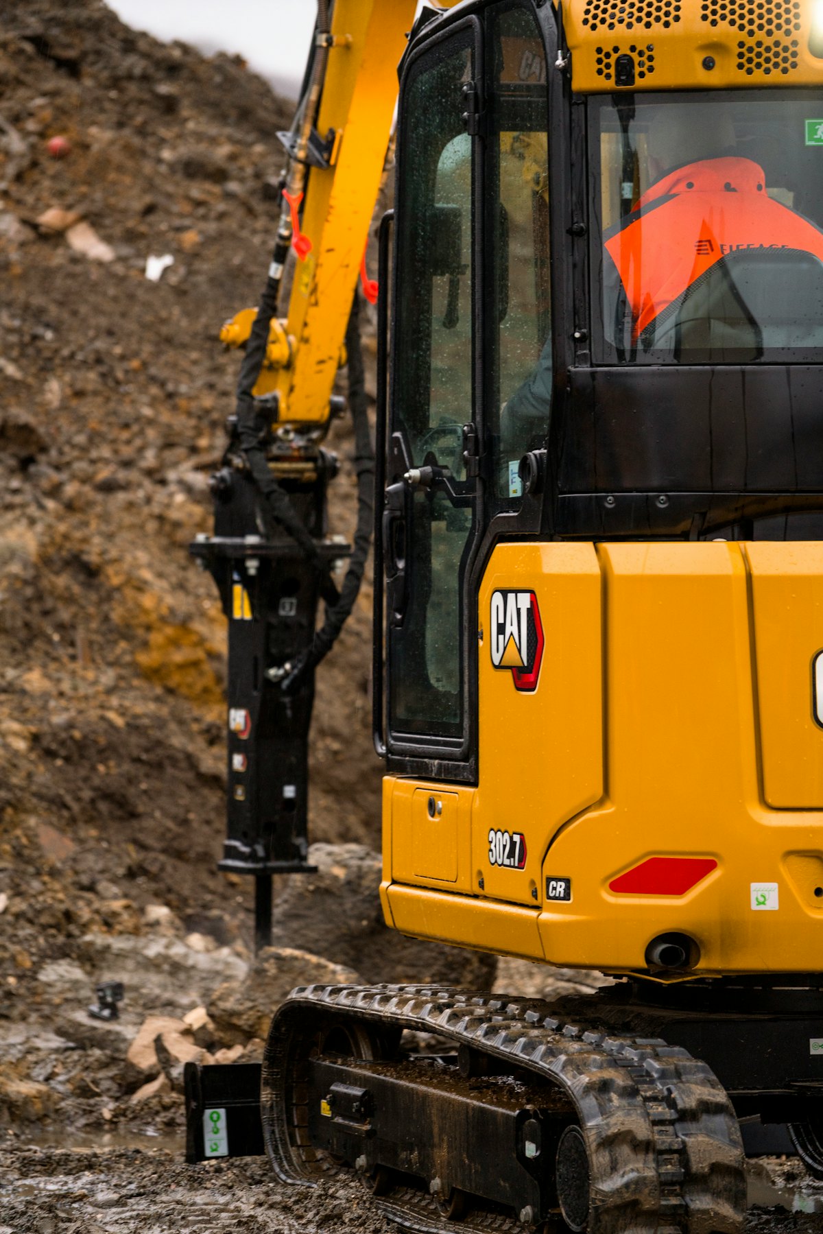 CAT 303CR ミニチュア重機 303 CR Mini Excavator | Cat | Caterpillar