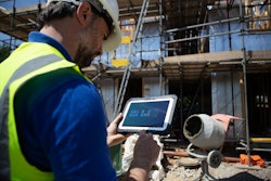 Panasonic's Toughbook G2's display brightness can be read in bright sunlight yet be lowered to accommodate low light situations or be operated in night mode.