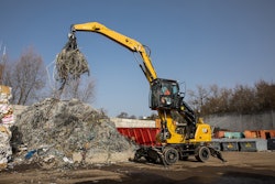 Cat material handler