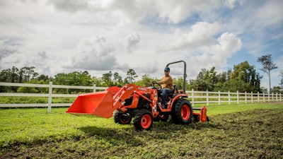 Compact utility tractor