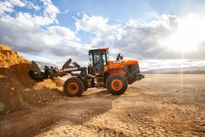 Doosan DL280-7 wheel loader dirt pile