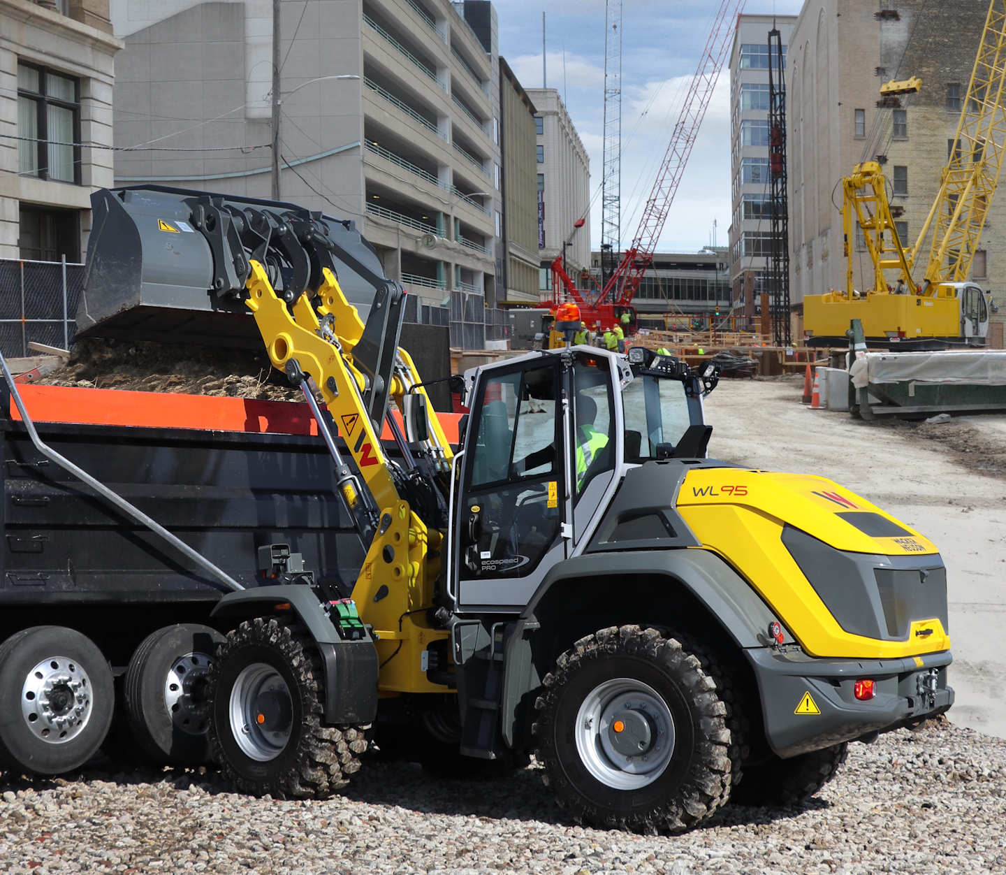 Wacker Neuson WL95 wheel loader city jobsite