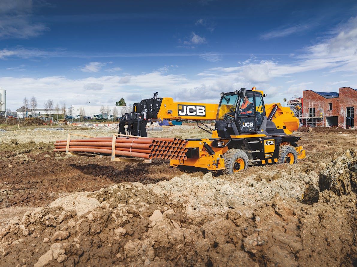JCB unveils 83-foot 512-83R rotating telehandler | Equipment World