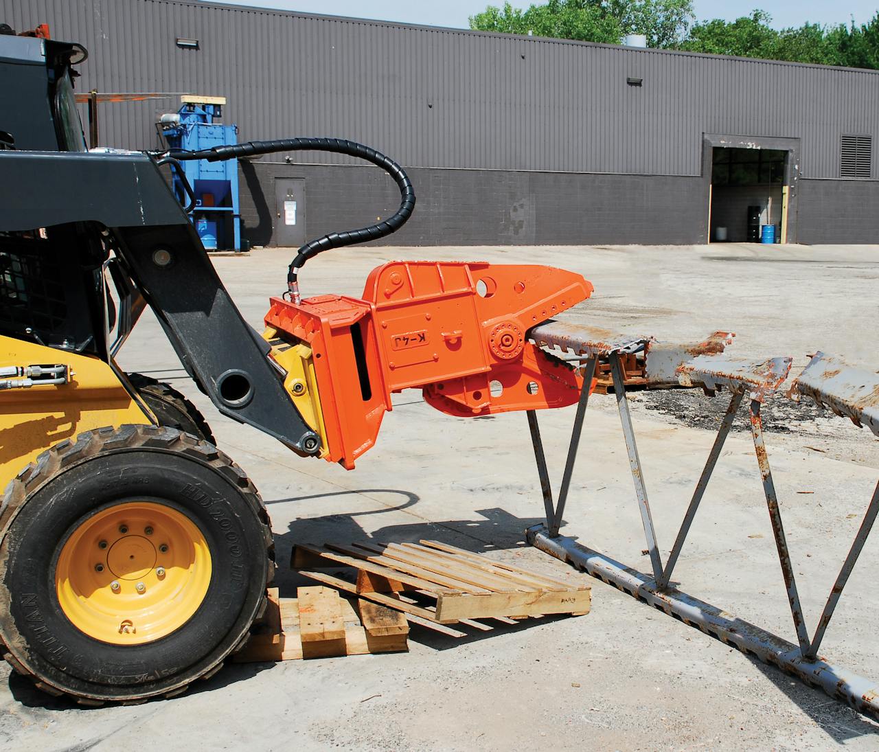 NPK demolition shear skid steer