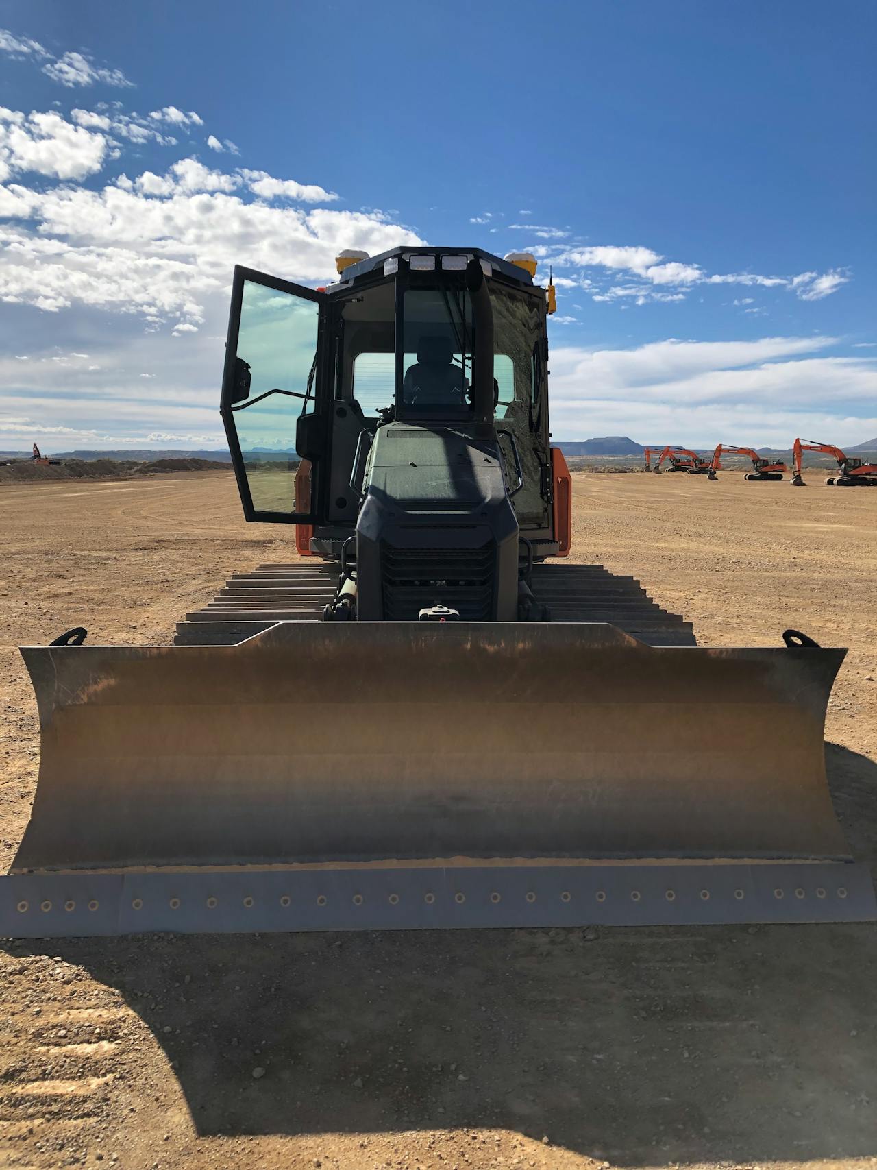 Doosan DD100 dozer unveiled