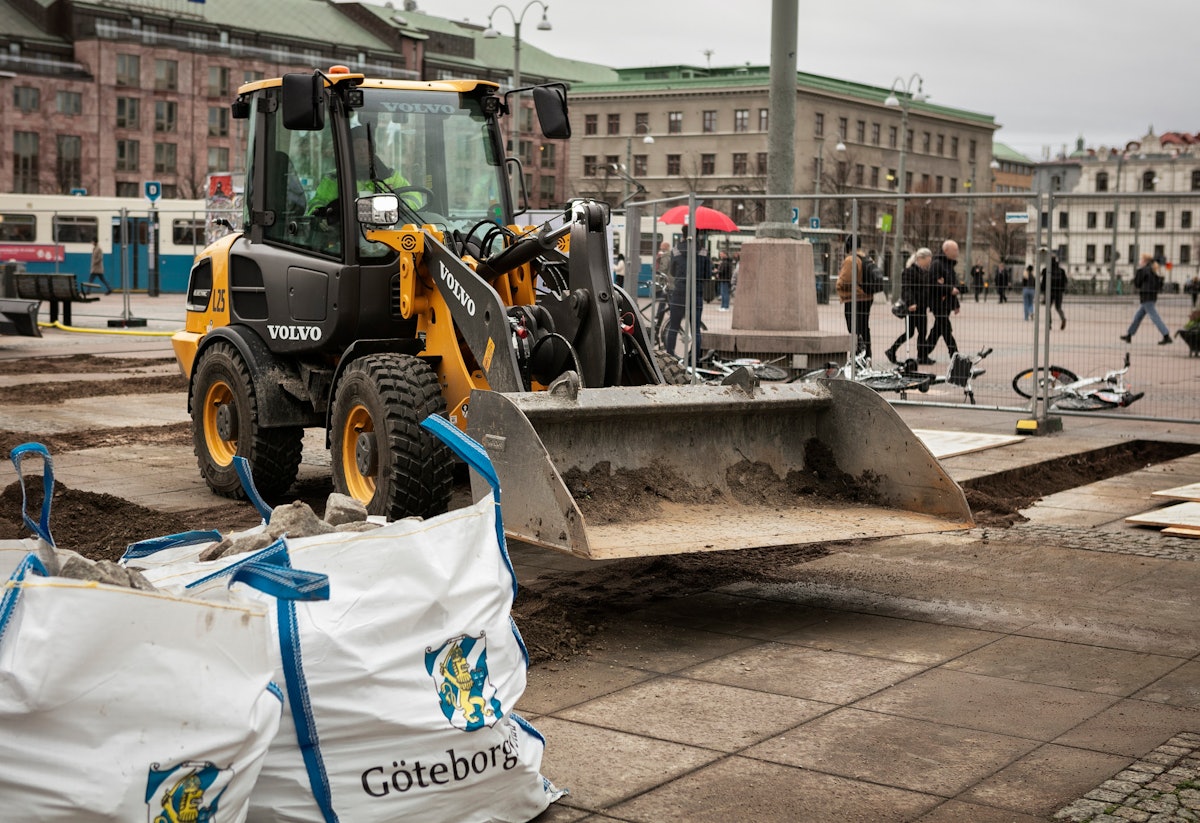 volvo plans eworksite with all electric construction equipment
