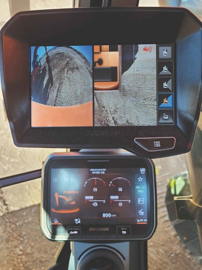 Doosan DX350LC-7 excavator camera display