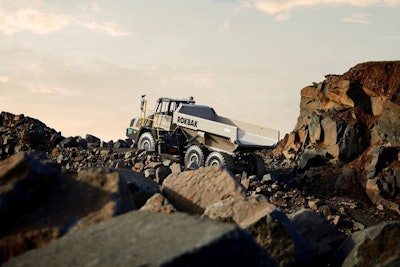 Rokbak articulated dump truck climbs hill