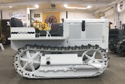 Caterpillar 1929 Fifteen tractor restored