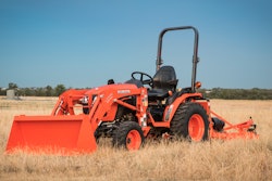 Compact utility tractor