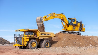 Komatsu excavator loading Komatsu haul truck