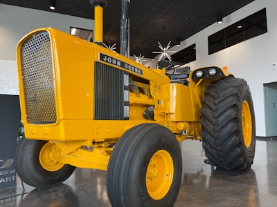 John Deere Model 700