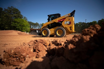 Cat 262D3 skid steer with bucket