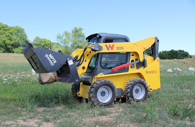Wacker Neuson SW20 with 4-in-1 bucket
