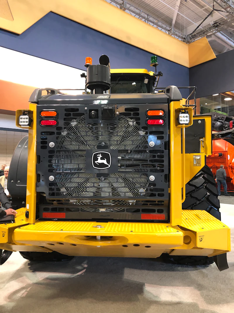 Deere's new wheel loader, 904 P-Tier, debuts at World of Asphalt ...