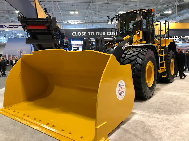 Deere's new wheel loader, 904 P-Tier, debuts at World of Asphalt ...