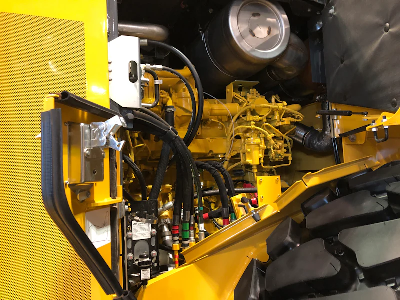 Deere's new wheel loader, 904 P-Tier, debuts at World of Asphalt ...