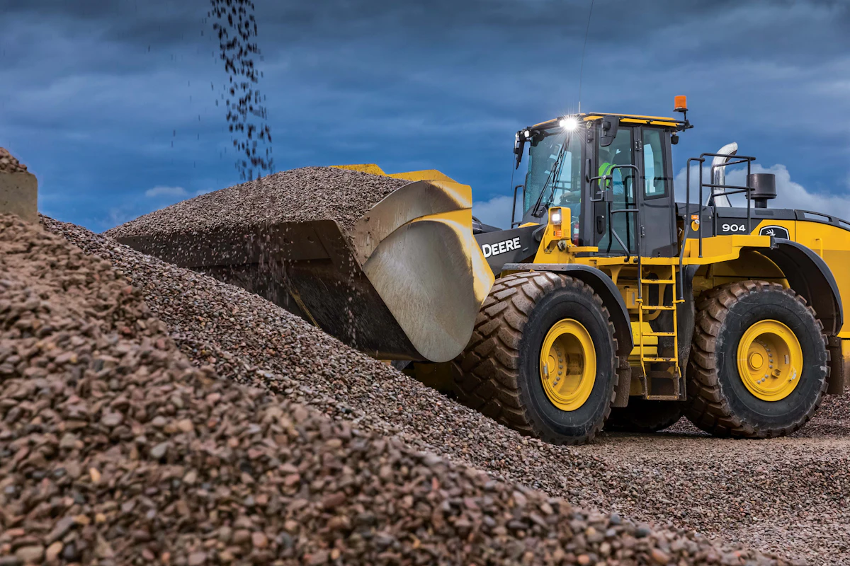 Deere's new wheel loader, 904 P-Tier, debuts at World of Asphalt - Vimarsana News
