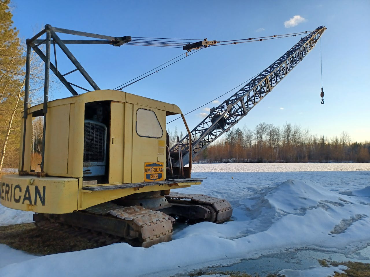 1961 American 399-BC crawler crane side view snow