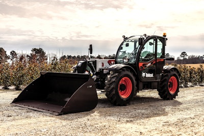 Bobcat TL923 Telehandler with bucket attachment