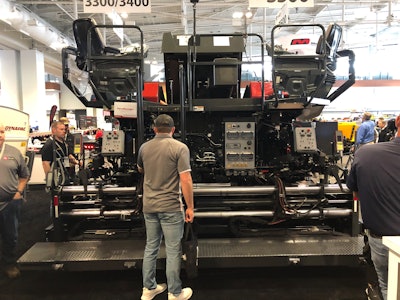 Dynapac D30T asphalt paver screed view