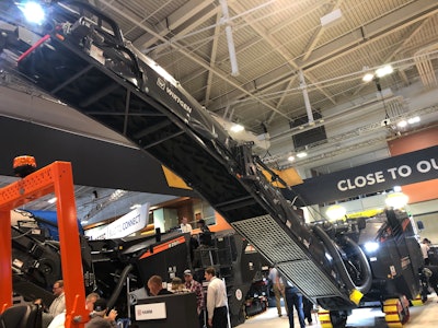 Wirtgen W 120 Fi cold planer conveyor